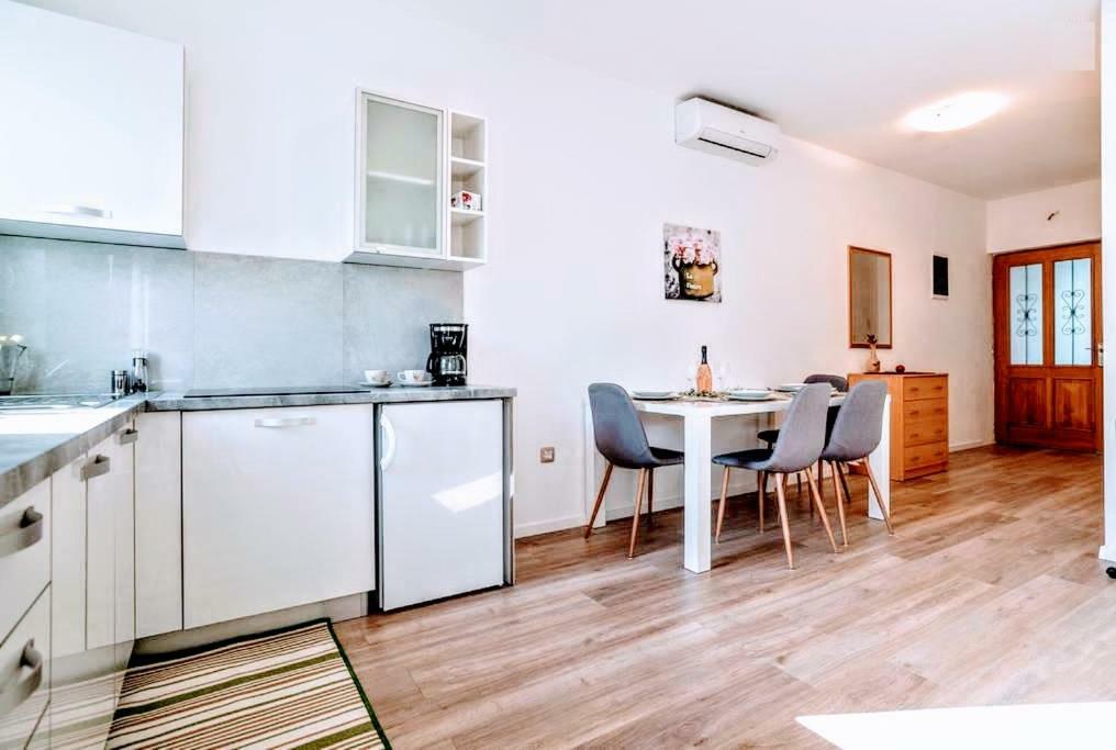 Holiday Apartments Mediterraneo Funtana Zewnętrze zdjęcie